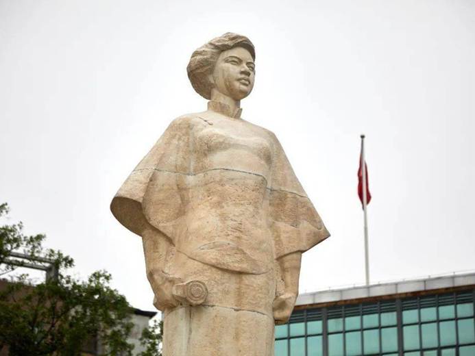 人的雕塑AI-generated content may be incorrect.